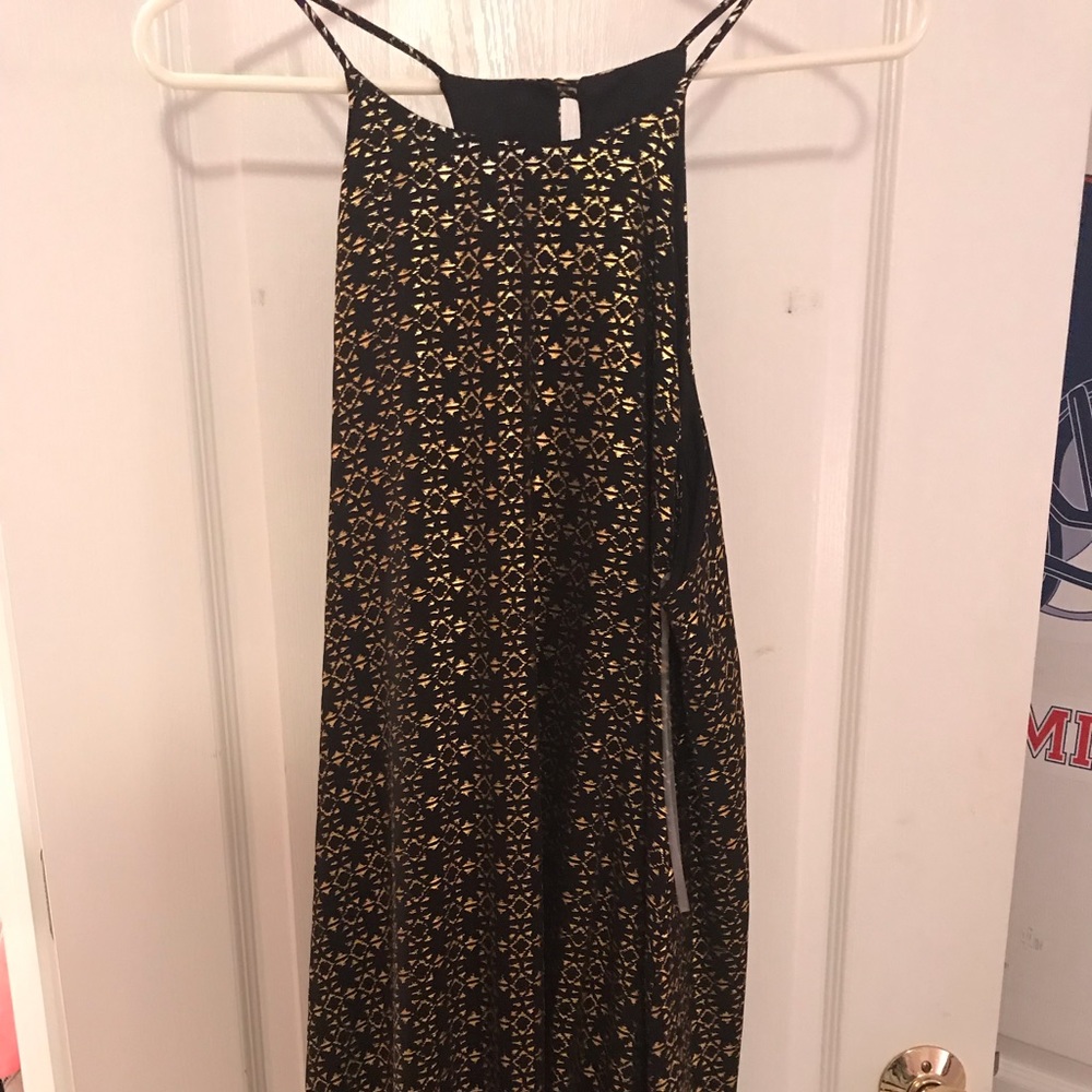 BLACK AND GOLD DRESS!